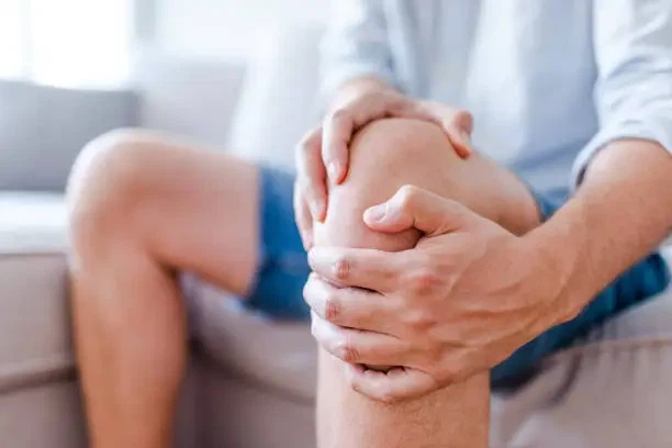 Ali je svetlinovo olje v prahu učinkovito pri artritisu?